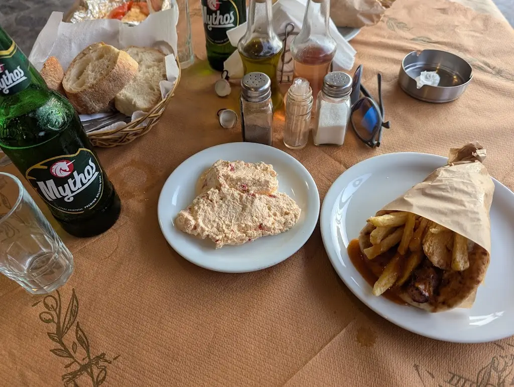 Bountos Grill House Restaurant in Alepoú