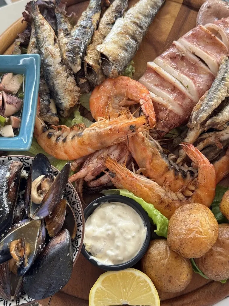 Viktoriia Lytvynova_Woody's Cafe/Bar Restaurant_Acharávi_review