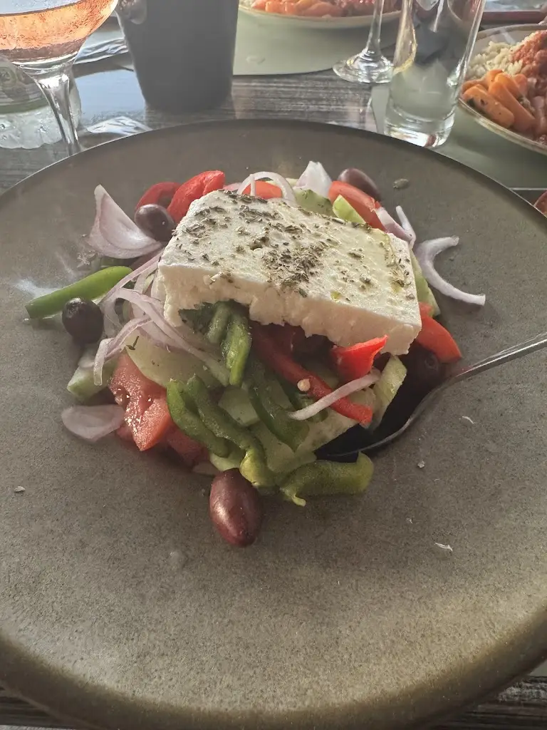 Karen Harvey_Faros Restaurant Acharavi_Acharávi_recensione