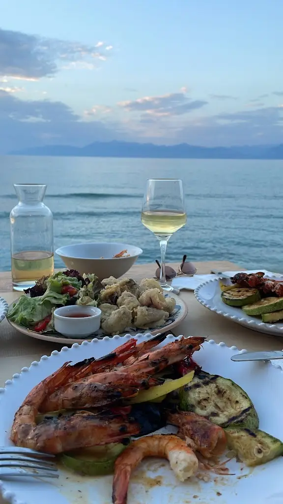 Yuliya H_Fuego Restaurant Beach Bar_Acharávi_review