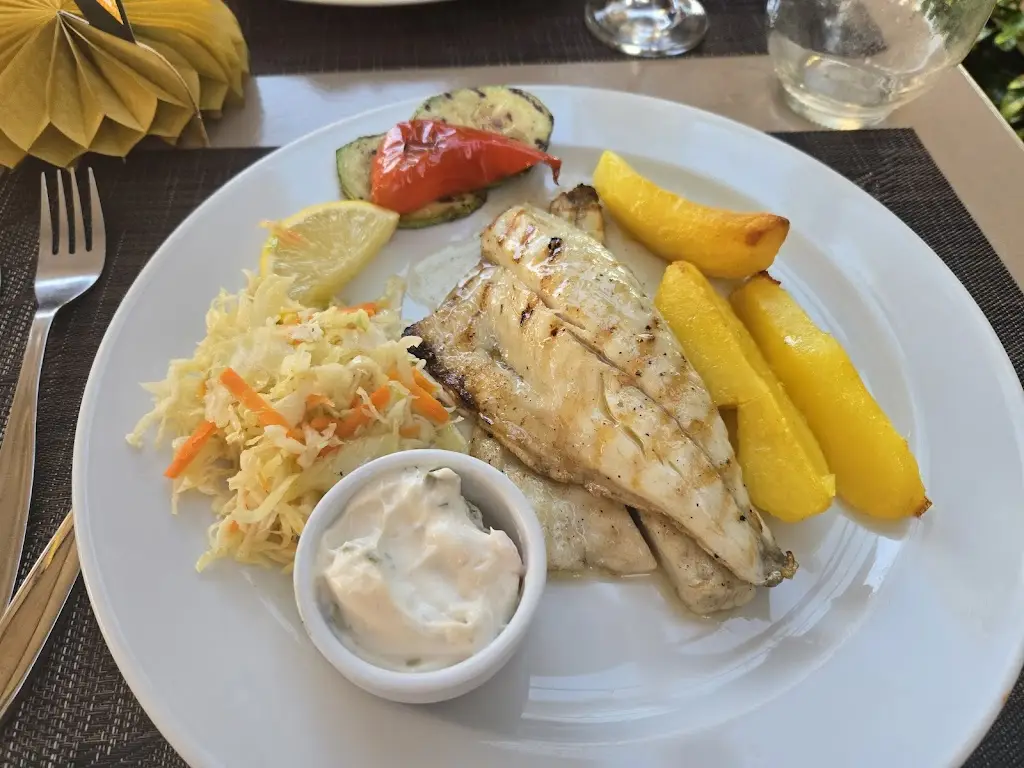 Laura Walters_Medusa Seaside_Acharávi_Bewertung