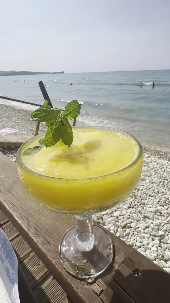 Karen Harvey_Restaurant Navigator_Acharávi_review