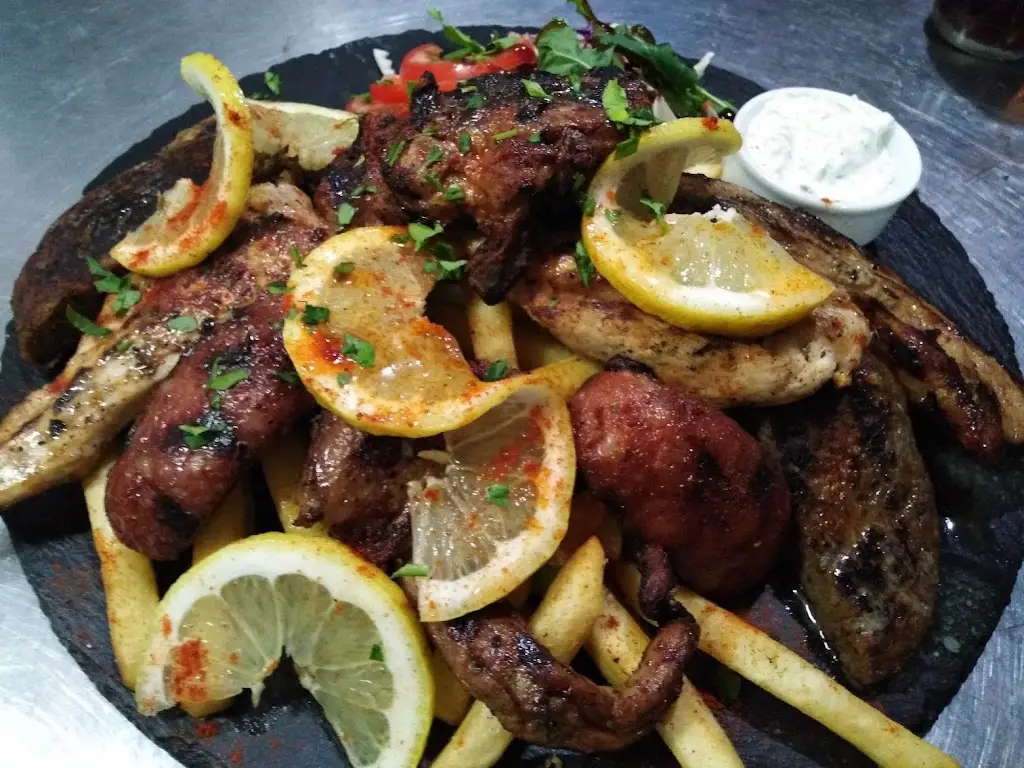 Totem Restaurant Bar_Acharávi_slider_image_2