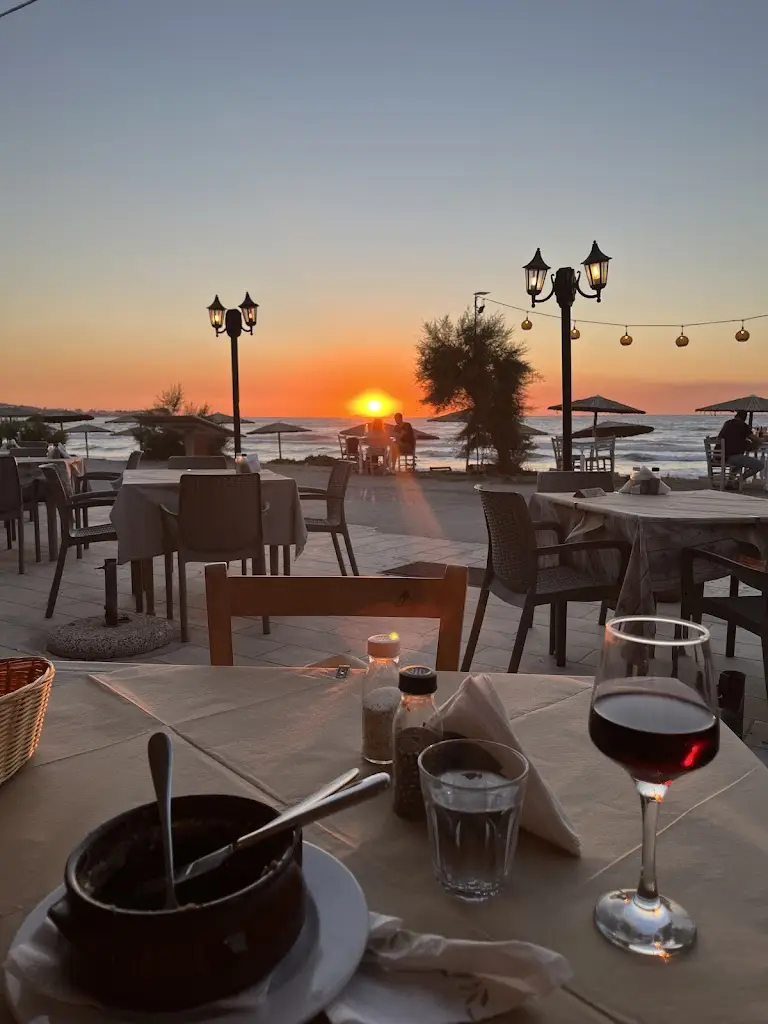 Yamas Restaurant in Acharávi