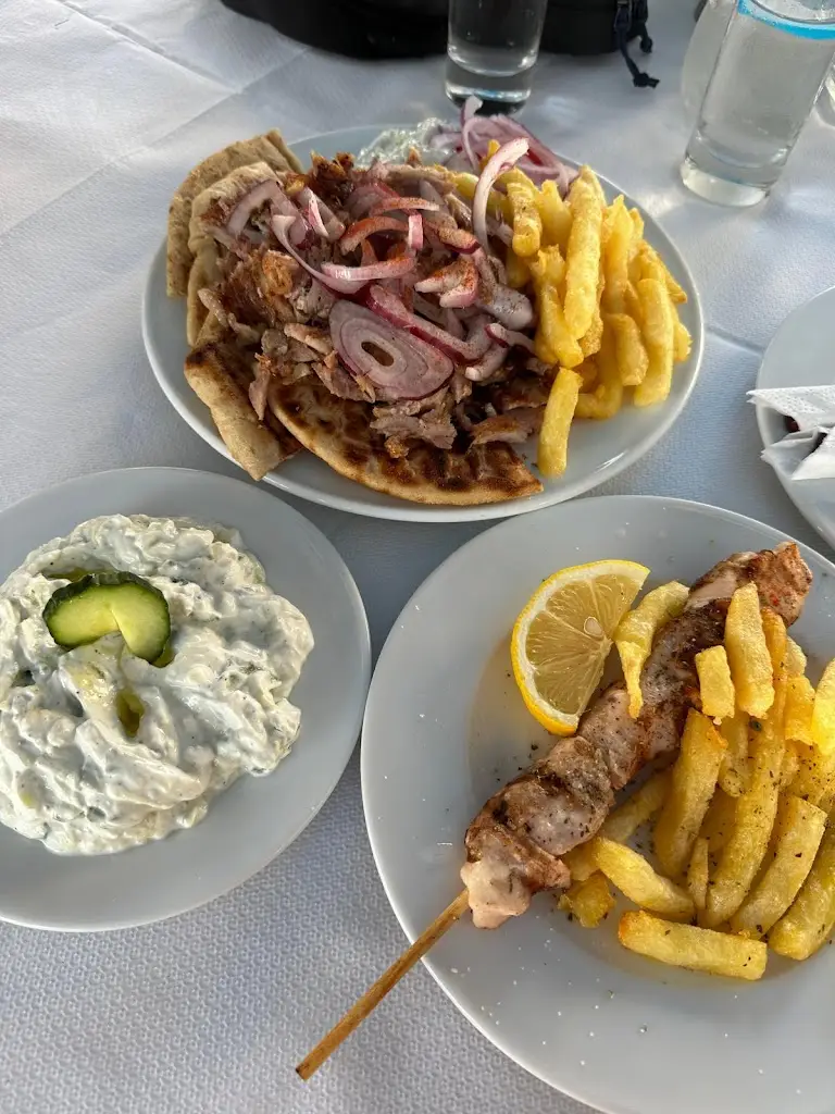 Mateusz M_Filaraki Restaurant_Acharávi_Bewertung