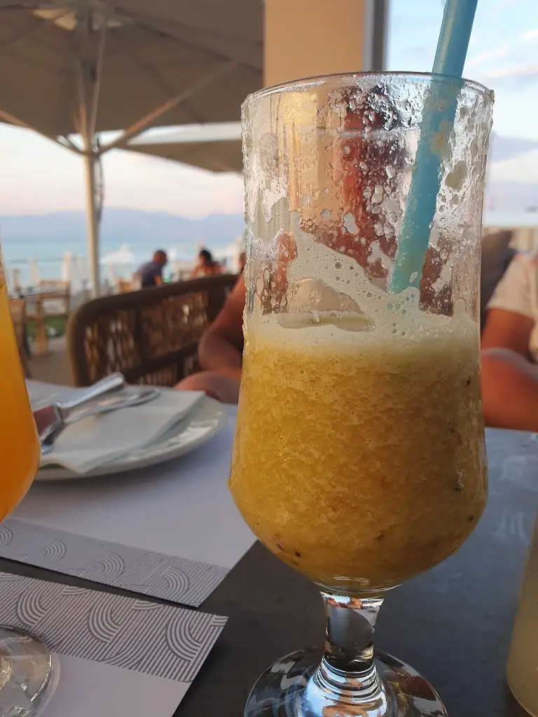 Menü_Thines Restaurant_Acharávi_Bild_9