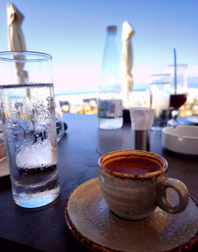 ayaz daoud_Thines Restaurant_Acharávi_Bewertung