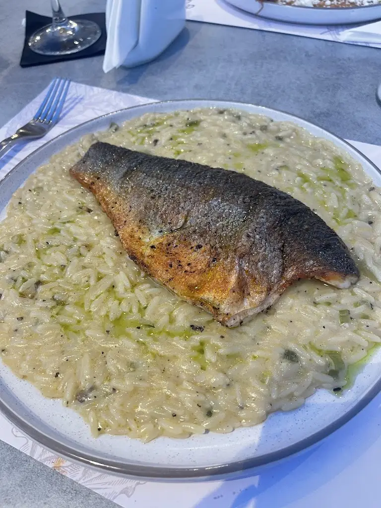 Sandra Neacşu_Afrala Restaurant_Ambelókipoi_Bewertung