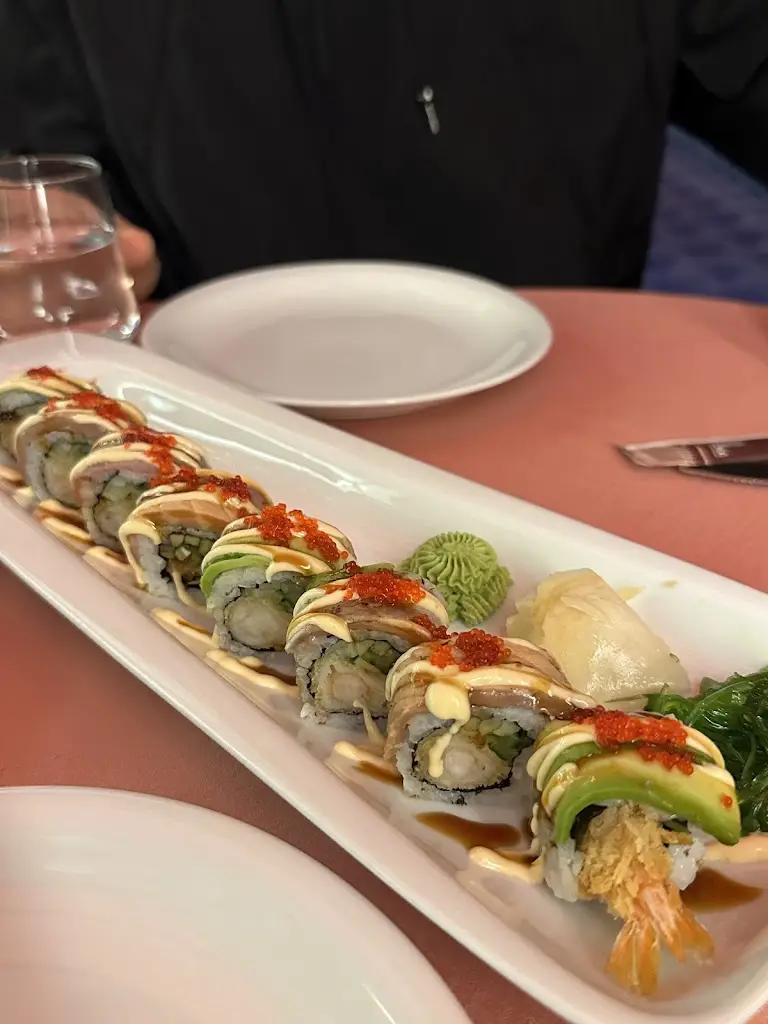 Chelsea Chun_MANOO Raw Bar - Club Zakynthos_Ambelókipoi_reseña