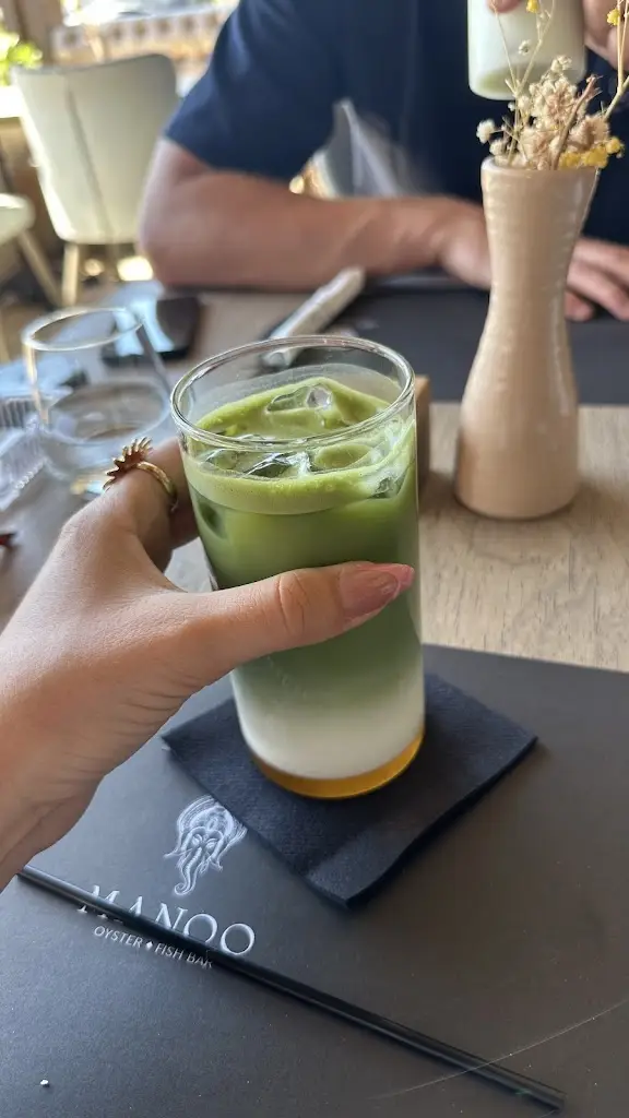 Nadia Morelli_MANOO Raw Bar - Club Zakynthos_Ambelókipoi_reseña