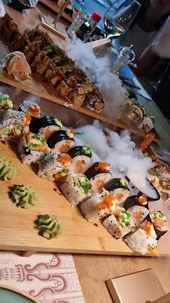 MANOO Raw Bar - Club Zakynthos_Ambelókipoi_slider_image_2