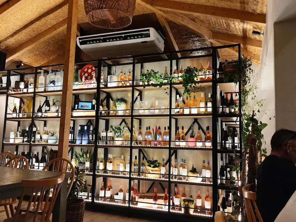 Brusco Kitchen & Bar_Ambelókipoi_slider_image_3