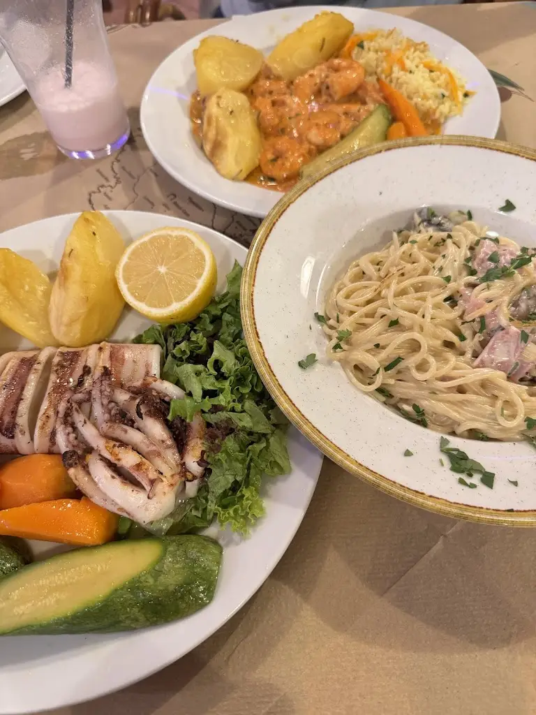 Ariel Liu_Achilles Restaurant Bar_Ambelókipoi_Bewertung