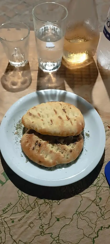 Menü_Pirounaki Traditional Tavern_Ambelókipoi_Bild_5