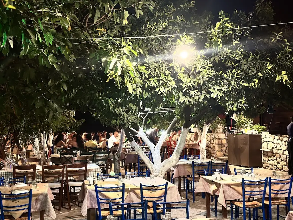 Pirounaki Traditional Tavern_Ambelókipoi_slider_image_3