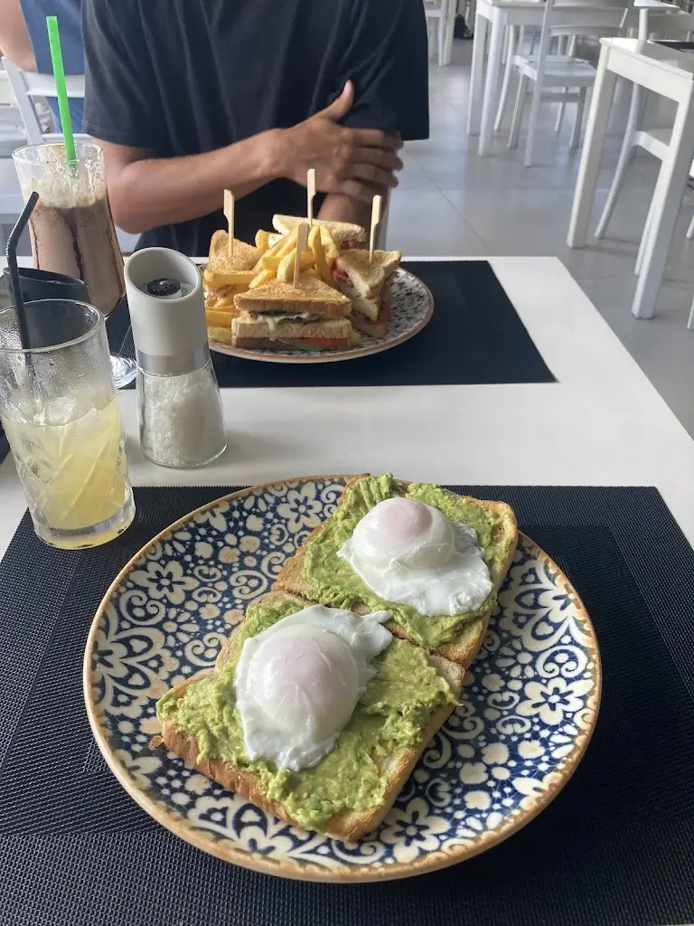 Menü_Anima Mediterranean Restaurant_Ambelókipoi_Bild_4