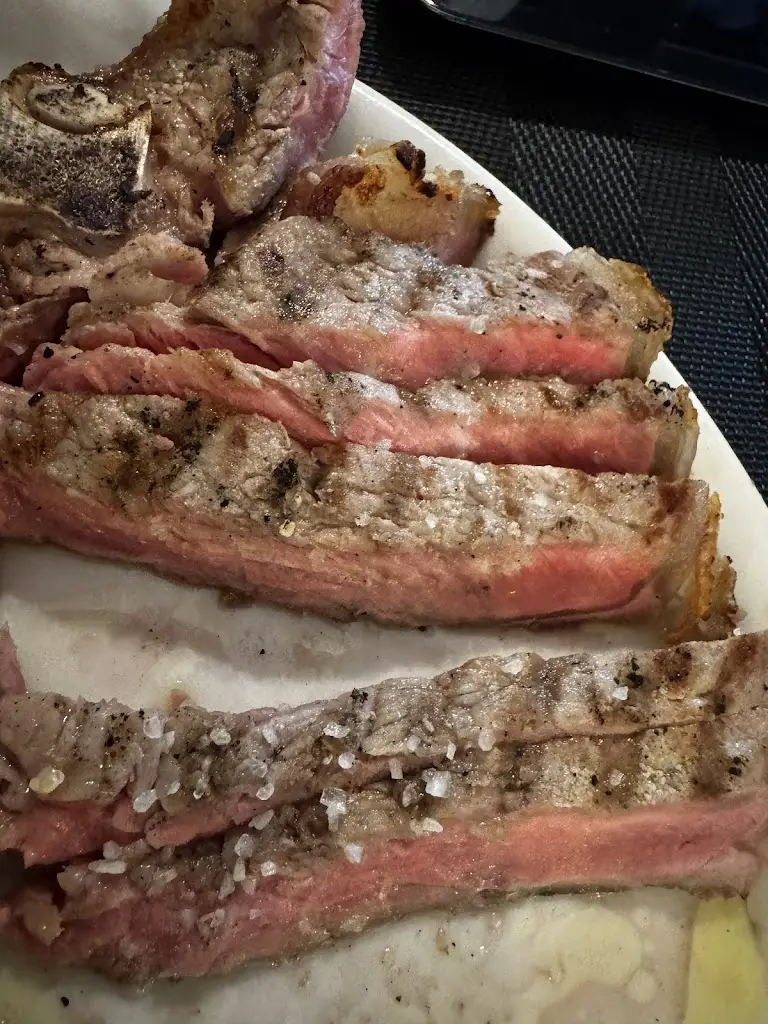 Natasha Rodriguez Echeverria_Anima Mediterranean Restaurant_Ambelókipoi_Bewertung