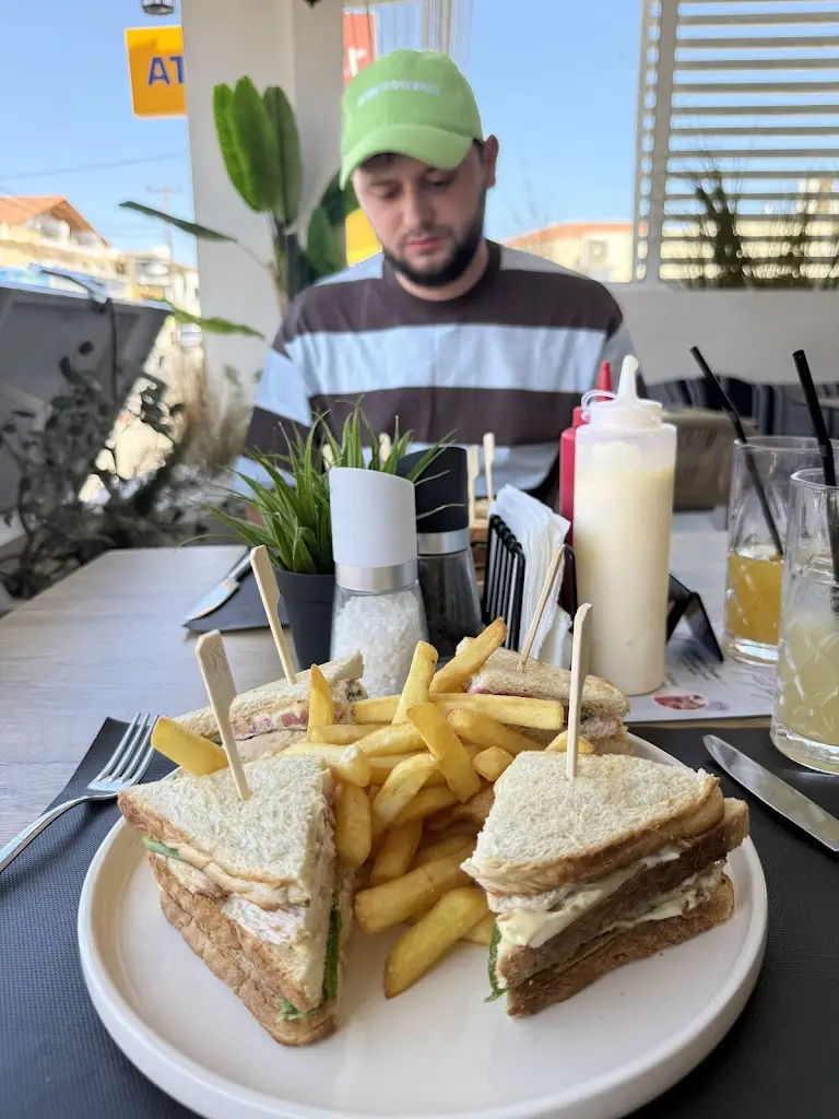 Bianca Novac_Anima Mediterranean Restaurant_Ambelókipoi_Bewertung