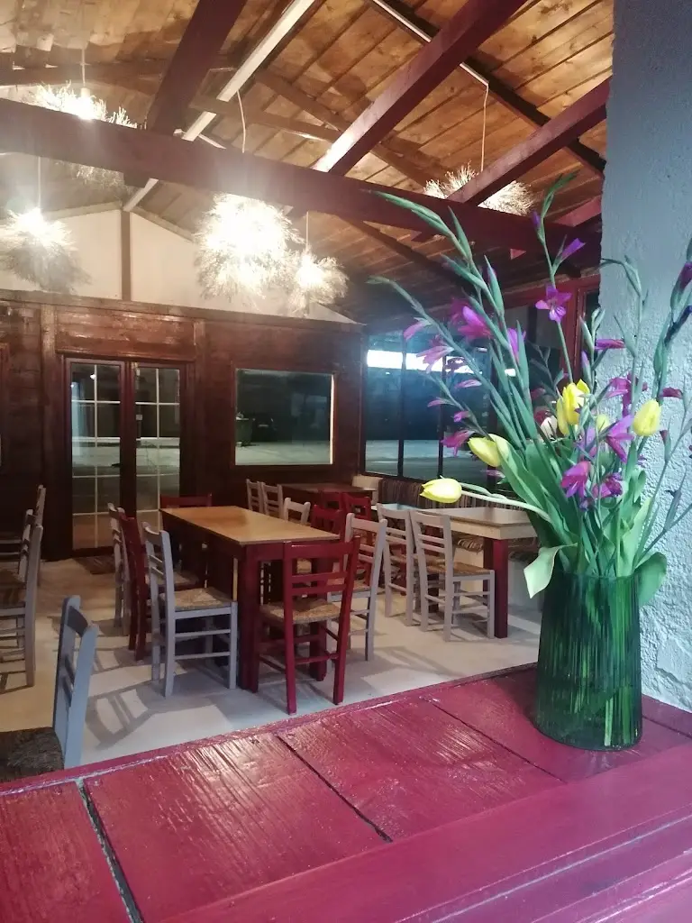 Kampa Restaurant in Ambelókipoi