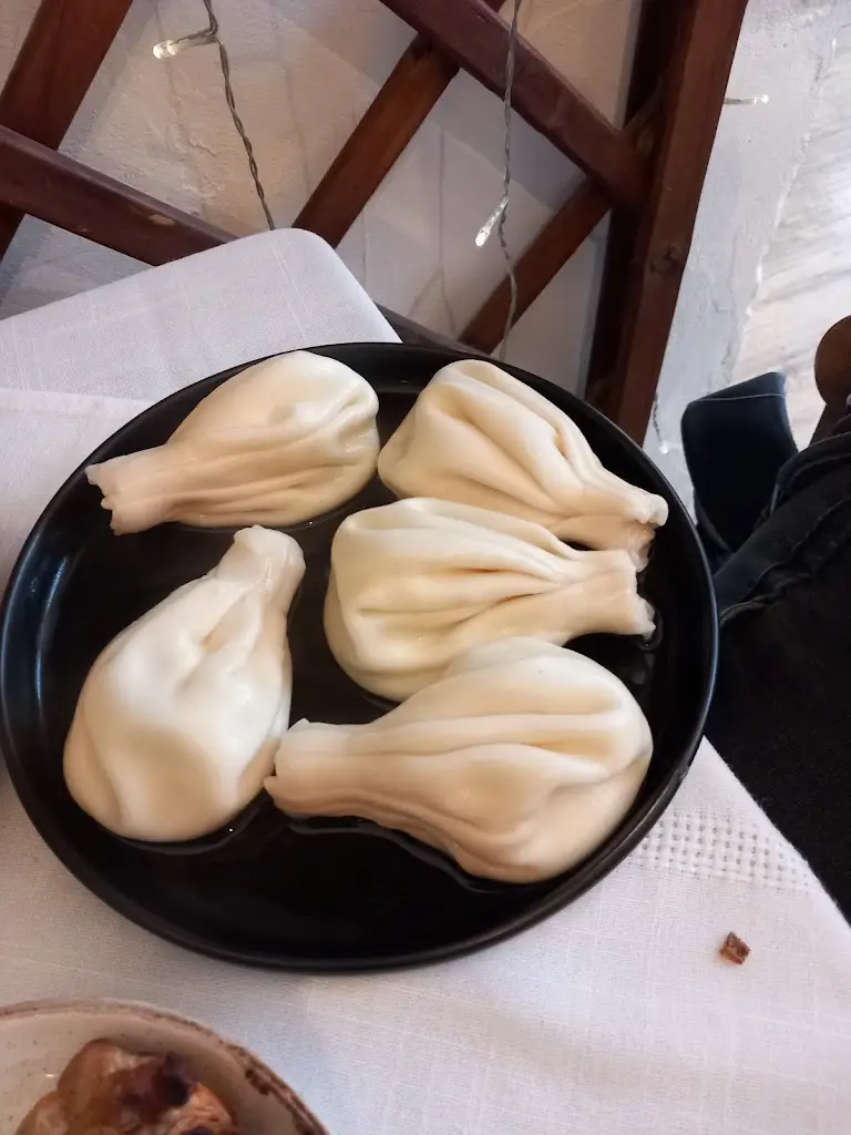 Eva T_KARTLIS GULI_Kallithéa_review