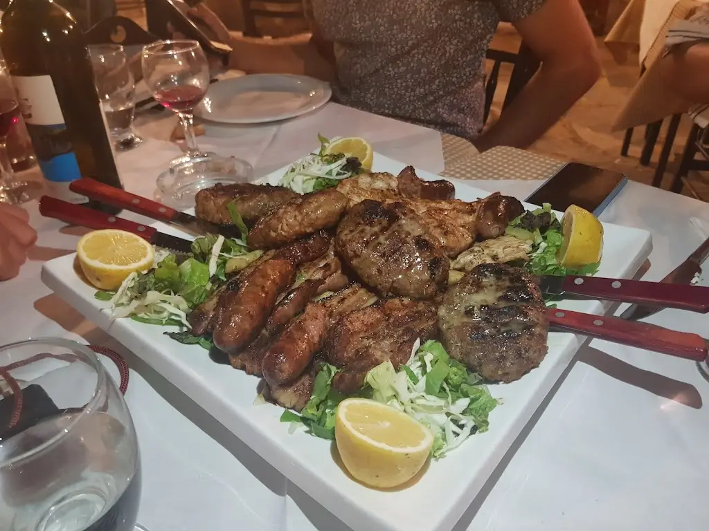 Menu_Popolaros_Ambelókipoi_image_2