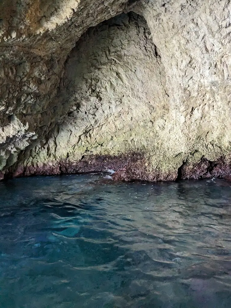 len bellamy_Popolaros_Ambelókipoi_review