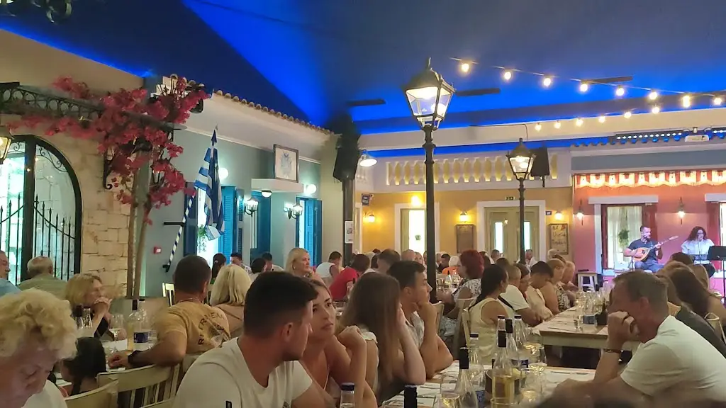 Popolaros_Ambelókipoi_slider_image_2