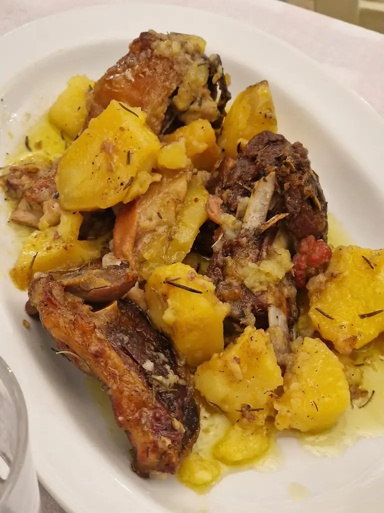 Geetika Shetty_Kantouni restaurant_Ambelókipoi_Bewertung