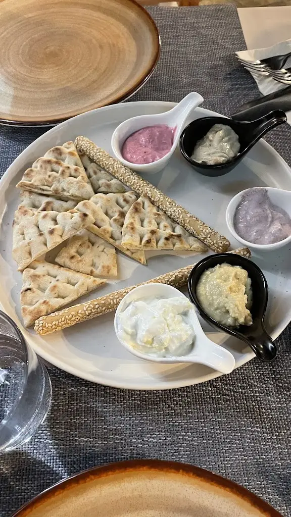 Elisa Triggiani_Dafni’s restaurant_Ambelókipoi_review