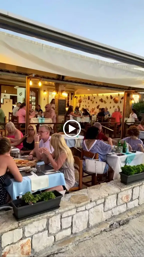 Dafni’s restaurant_Ambelókipoi_slider_image_2