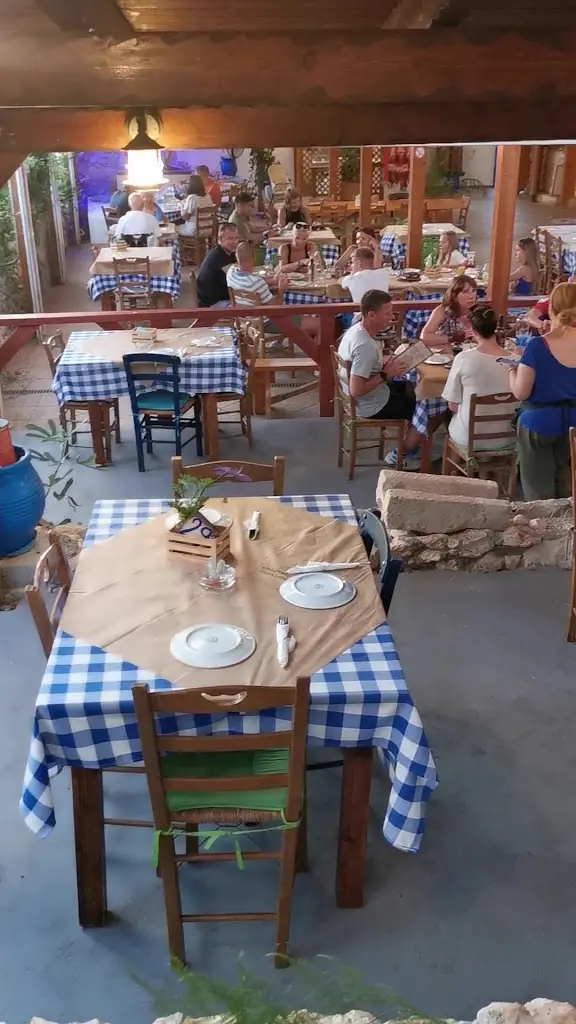 Tzogias Tavern_Argostólion_slider_image_2