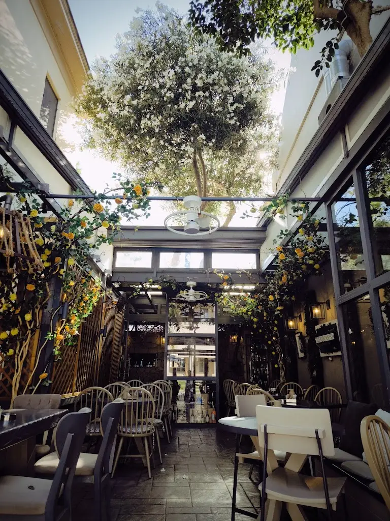 Baroque le Bistrot_Argostólion_slider_image_1