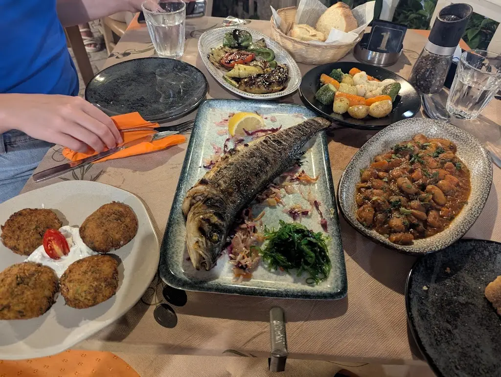 Murat Aydin_Nefeli_Argostólion_reseña