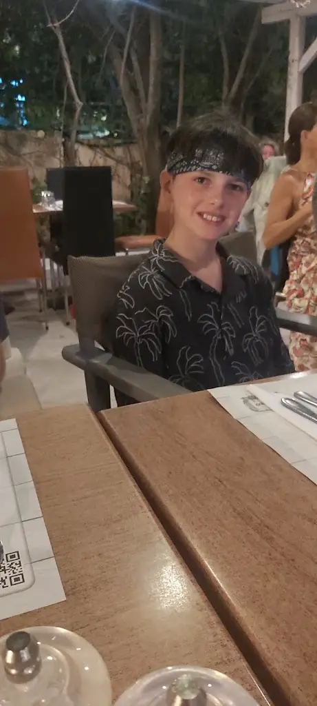 Jonathan Stewart_Sto Psito_Argostólion_Bewertung