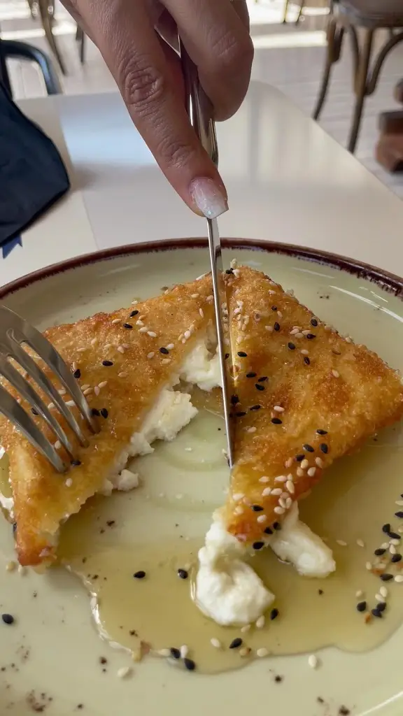 Captain's Table_Argostólion_slider_image_2