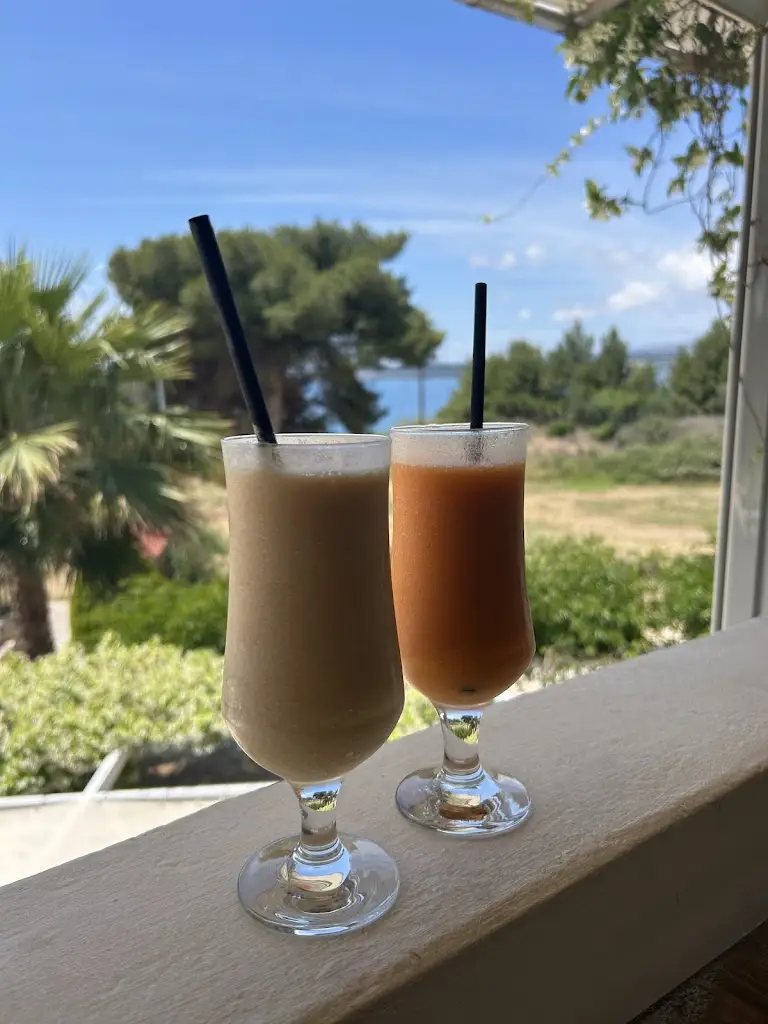 Rawad_Oskars Restaurant Pool Bar_Argostólion_Bewertung