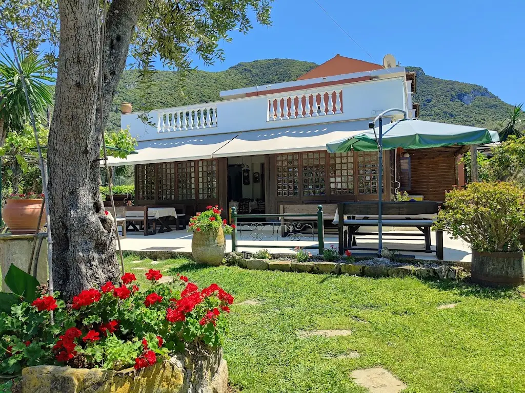 Εστιατόριο "Σκάλα" Restaurant in Kanáli