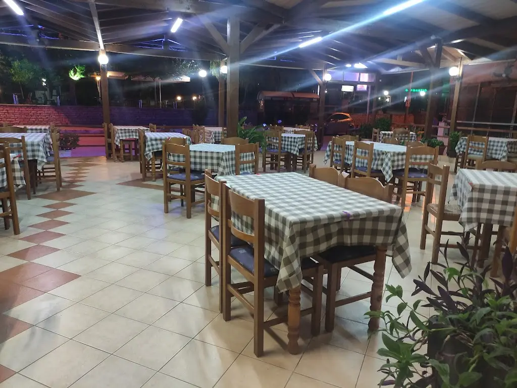 Ταβέρνα ψησταριά ´Ο ΠΑΚΗΣ´ Restaurant in Kanáli