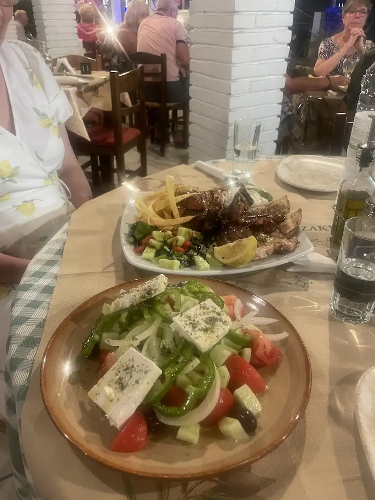 ponderosa taverna_Katastárion_slider_image_3