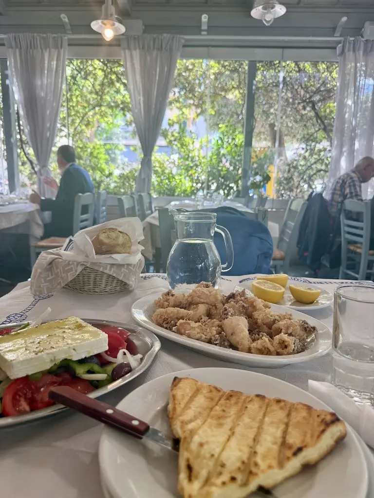 Masha Tymchenko_seafood Antonia_Kallithéa_review