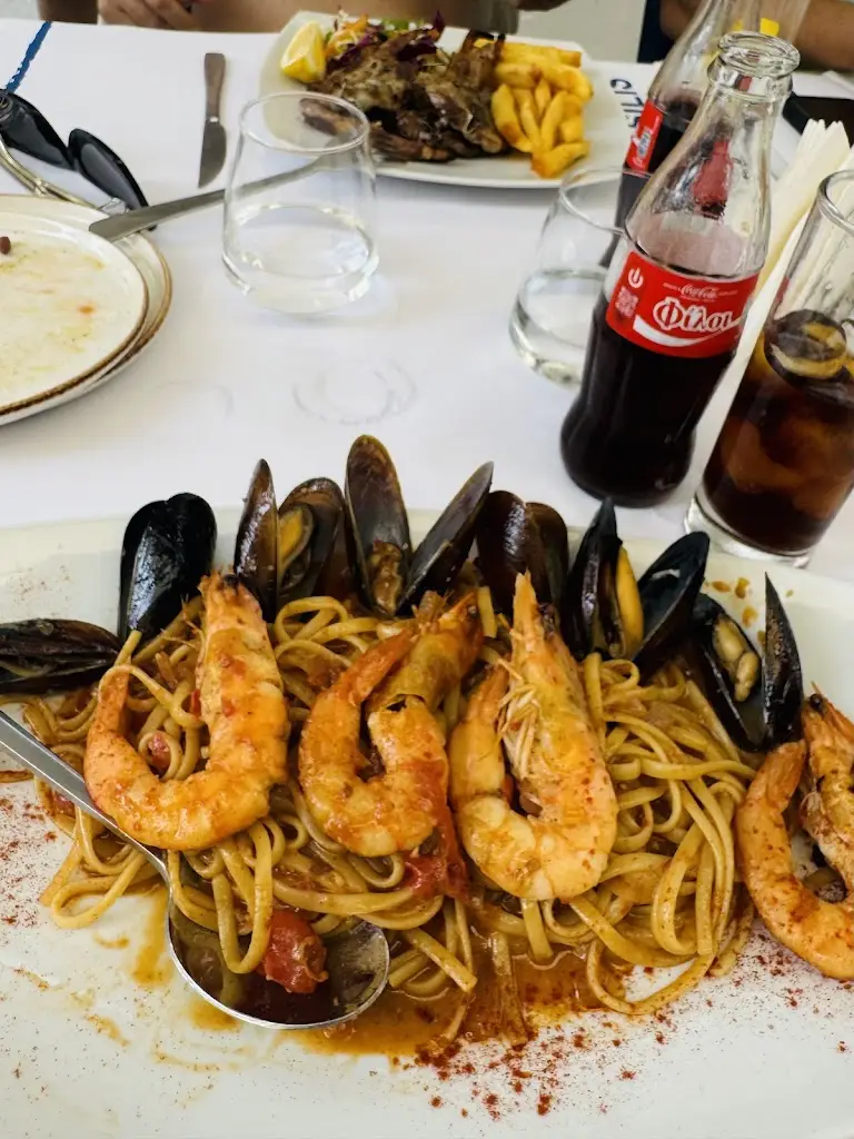 amir mirzaeian_Vasilis Restaurant_Gáïos_reseña