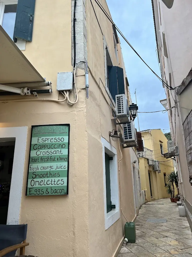 aili s_Cafe Italiano_Gáïos_Bewertung