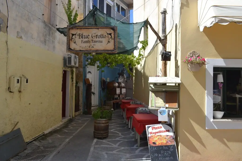 Blue Grotto Restaurant in Gáïos