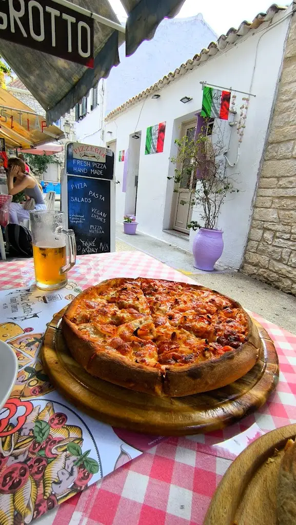 Blue Grotto_Gáïos_slider_image_2