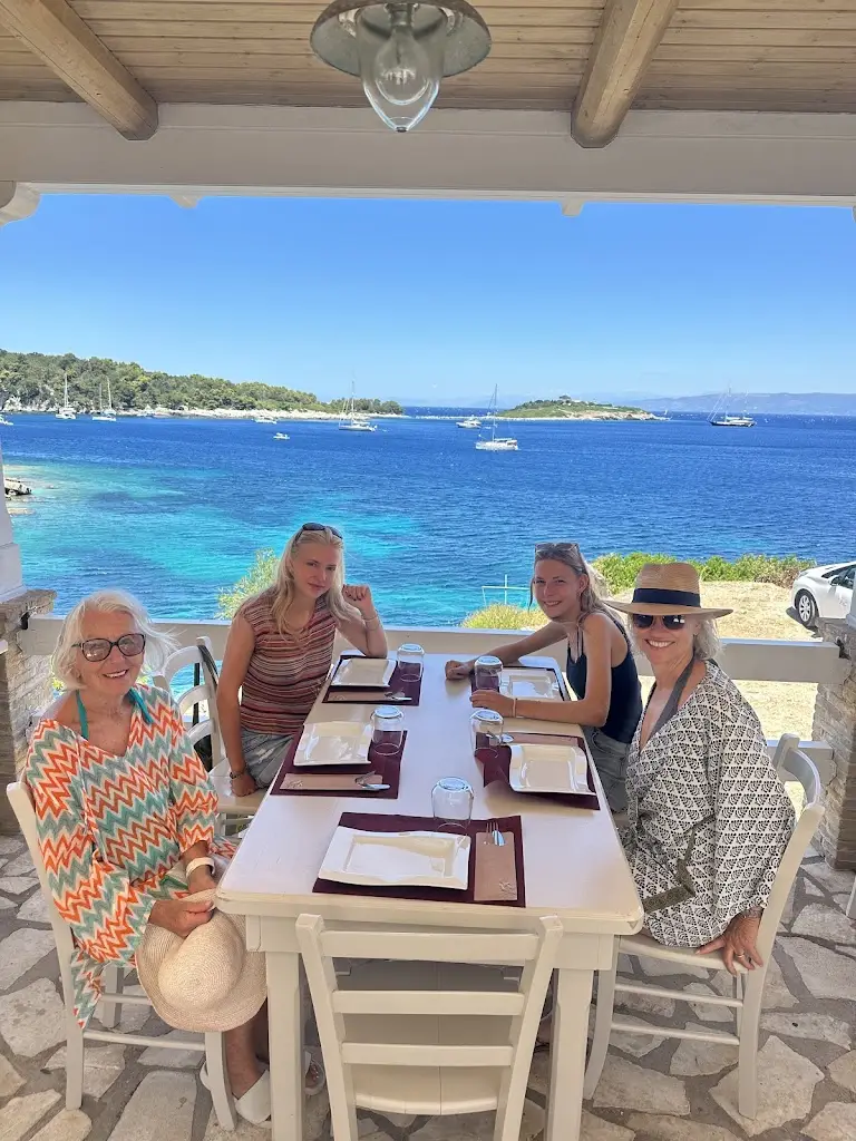 Neal Gemassmer_Fish Restaurant Klis_Gáïos_review