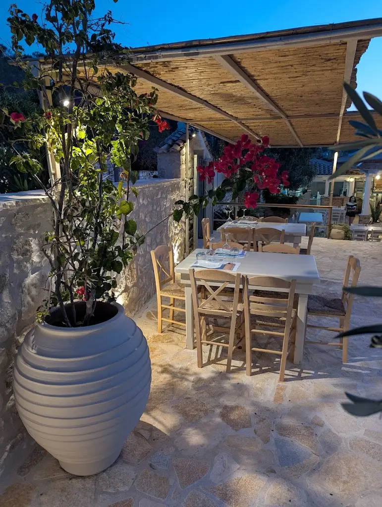 Fish Restaurant Klis_Gáïos_slider_image_1