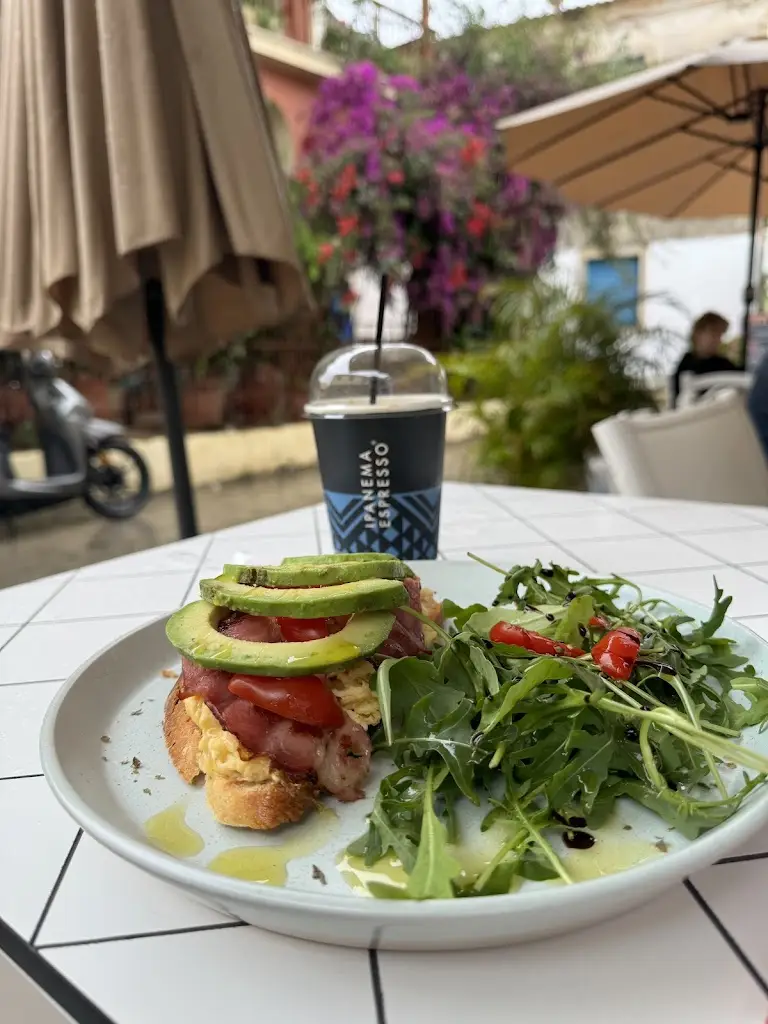 Bairro Alto_Gáïos_slider_image_2