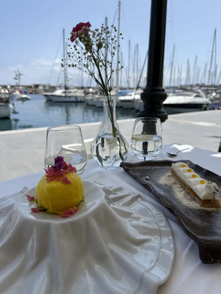 Nigel Dawson_O GIROS TON PAXON_Gáïos_review