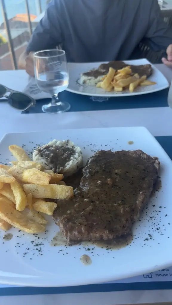 amy mcvey_Nisos Restaurant Cafe_Kynopiástes_Bewertung