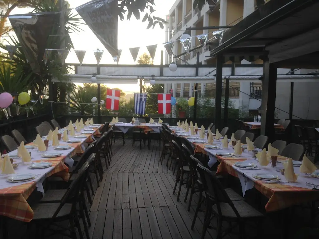 Captain George_Kynopiástes_slider_image_1